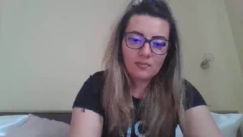 Yasmine online show from January 17, 2026, 10:42 am