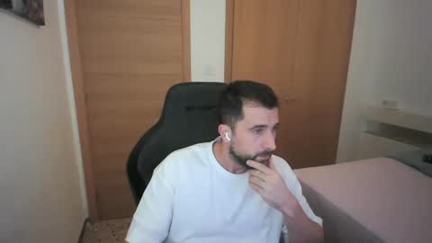 iberian_macho online show from November 14, 2025, 8:57 am