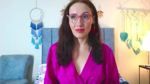 Iberian Moon online show from November 28, 2025, 5:59 pm