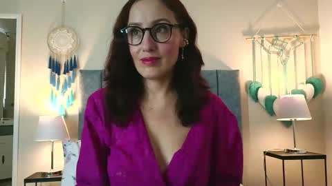 Iberian Moon online show from April 8, 2026, 5:57 pm