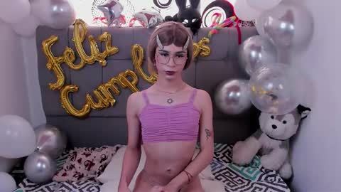 Snapshot of ibiza_cami chatting on October 2, 2025, 9:00 pm Camila online show from October 2, 2025, 9:00 pm