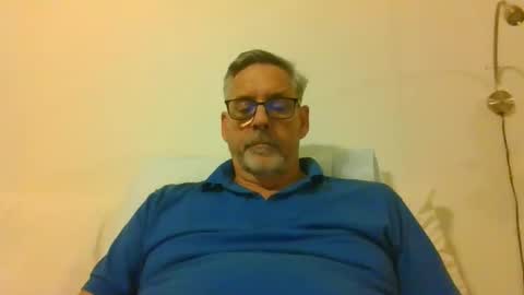 icanhelpu43 online show from January 16, 2025, 1:27 am