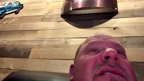 Snapshot of icanmakeyousquirt69 chatting on March 19, 2026, 6:17 am icanmakeyousquirt69 online show from March 19, 2026, 6:17 am