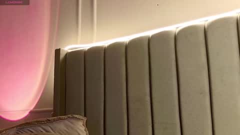 Crystall online show from November 21, 2025, 11:31 am