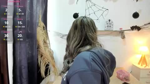 ice_y_abigail online show from October 30, 2025, 12:17 pm