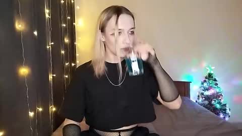 Jade online show from January 15, 2026, 5:27 pm