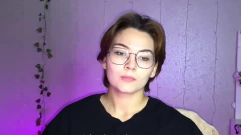 Ksenia online show from December 3, 2025, 6:17 pm