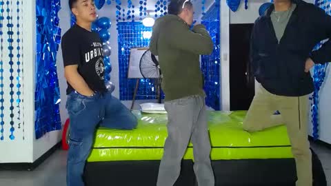 THOMAS AND DAMIAND online show from January 19, 2025, 5:49 pm