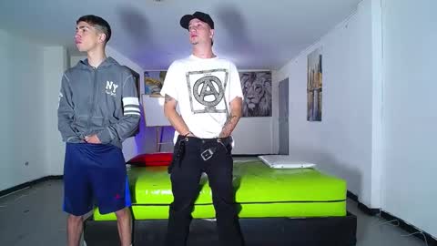 THOMAS AND DAMIAND online show from September 24, 2025, 1:14 pm