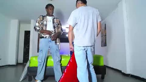 THOMAS AND DAMIAND online show from October 1, 2025, 12:55 pm