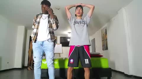 THOMAS AND DAMIAND online show from October 10, 2025, 12:37 pm