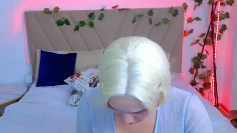 Snapshot of icexoxo chatting on June 11, 2026, 12:43 am Ice online show from June 11, 2026, 12:43 am