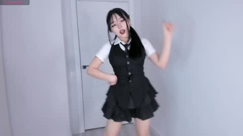 Hitomi   online show from January 13, 2025, 6:06 am