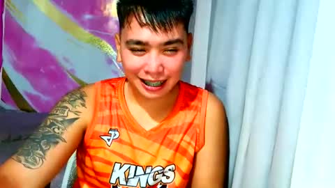 iconic_vince online show from October 12, 2025, 1:32 pm