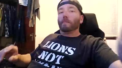Snapshot of icyfucktoy chatting on June 3, 2026, 2:47 am icyfucktoy online show from June 3, 2026, 2:47 am