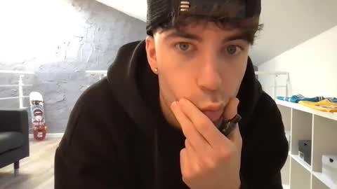 icyninesix online show from December 31, 2024, 10:58 am