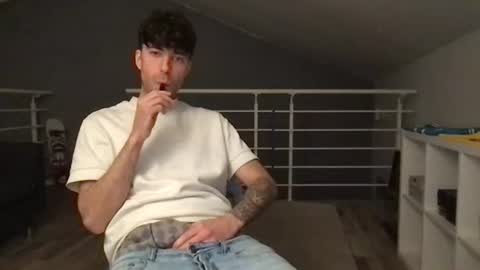 icyninesix online show from February 4, 2025, 1:34 am