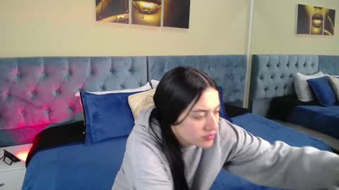 Snapshot of icysweetcam chatting on December 3, 2024, 11:44 am Icy online show from December 3, 2024, 11:44 am