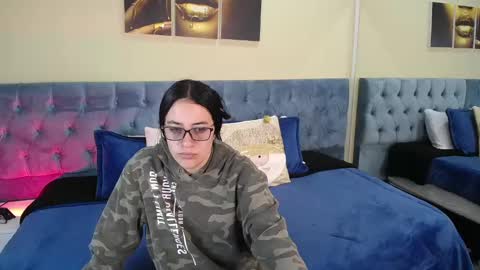 Snapshot of icysweetcam chatting on December 5, 2024, 11:49 am Icy online show from December 5, 2024, 11:49 am