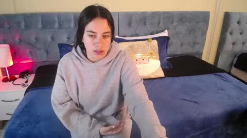 Snapshot of icysweetcam chatting on December 13, 2024, 11:34 am Icy online show from December 13, 2024, 11:34 am