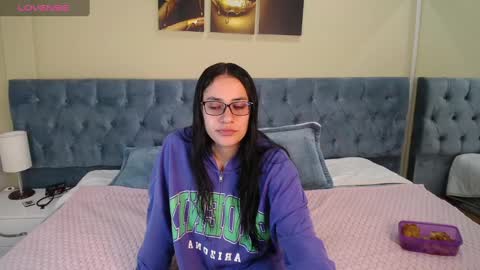 Snapshot of icysweetcam chatting on December 20, 2024, 11:43 am Icy online show from December 20, 2024, 11:43 am