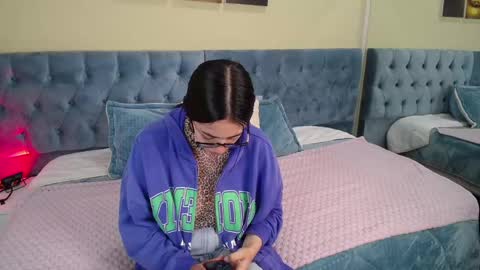 Snapshot of icysweetcam chatting on December 22, 2024, 11:33 am Icy online show from December 22, 2024, 11:33 am