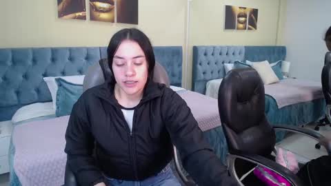 Snapshot of icysweetcam chatting on January 16, 2025, 11:58 am Icy online show from January 16, 2025, 11:58 am