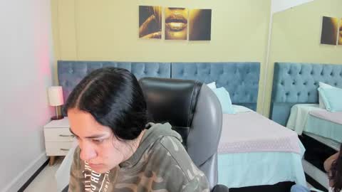 Snapshot of icysweetcam chatting on February 2, 2025, 11:51 am Icy online show from February 2, 2025, 11:51 am