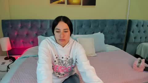 Snapshot of icysweetcam chatting on February 6, 2025, 11:21 am Icy online show from February 6, 2025, 11:21 am