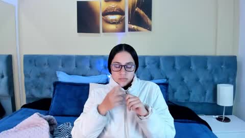Snapshot of icysweetcam chatting on March 9, 2025, 11:25 am Icy online show from March 9, 2025, 11:25 am