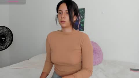 Snapshot of idarazanin24 chatting on January 16, 2025, 9:51 pm Idara Zanin online show from January 16, 2025, 9:51 pm