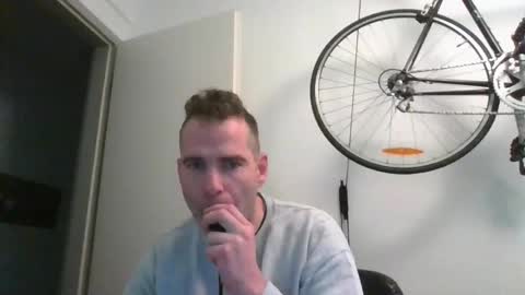 idontknowwhy1 online show from December 17, 2024, 7:50 am