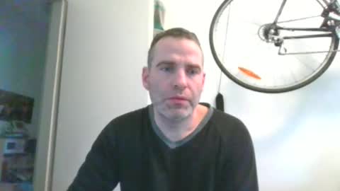 idontknowwhy1 online show from February 12, 2025, 7:13 am