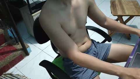 Snapshot of ieat_monsters chatting on October 17, 2025, 9:45 am ieat_monsters online show from October 17, 2025, 9:45 am