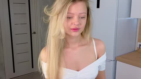 Lisa online show from December 20, 2024, 3:25 am