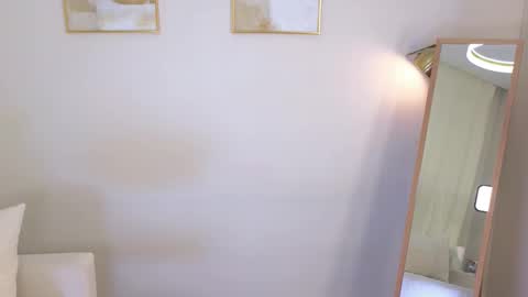 Lisa online show from September 18, 2025, 8:16 am