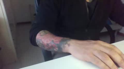 Snapshot of igorydelcapo chatting on March 22, 2026, 4:10 pm MANZOMUSCLETATTOO online show from March 22, 2026, 4:10 pm