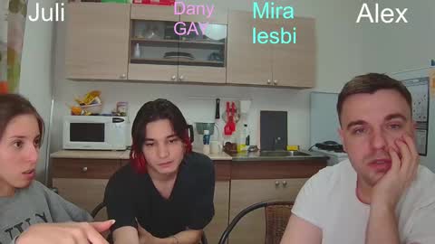 Snapshot of ihavepaws33 chatting on December 16, 2024, 6:49 pm Julia and Mira online show from December 16, 2024, 6:49 pm