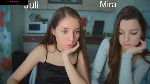 Snapshot of ihavepaws33 chatting on March 1, 2025, 2:13 pm Julia and Mira online show from March 1, 2025, 2:13 pm