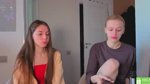 Julia and Mira online show from April 6, 2026, 6:14 am