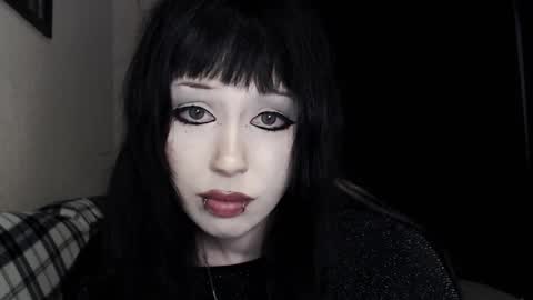 iiiiiiis online show from October 11, 2025, 9:24 pm