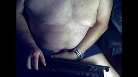 Snapshot of ikissuuuu chatting on October 15, 2025, 3:01 pm ikissuuuu online show from October 15, 2025, 3:01 pm