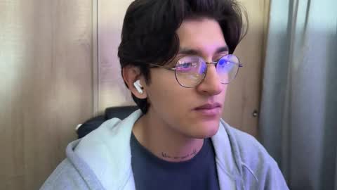 ikyan_nc online show from September 17, 2025, 2:46 am