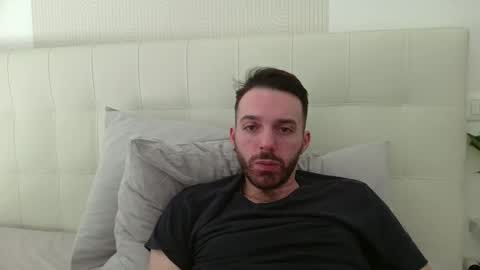 ilcale48 online show from April 21, 2026, 2:23 pm