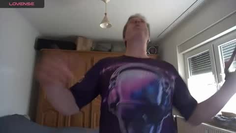 iliebetight online show from April 21, 2026, 9:59 am