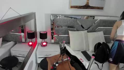 Snapshot of iliy_ chatting on November 1, 2025, 11:40 pm ILY online show from November 1, 2025, 11:40 pm