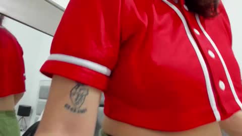 Snapshot of iliy_ chatting on November 4, 2025, 11:15 pm ILY online show from November 4, 2025, 11:15 pm