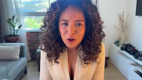 Snapshot of illaroom chatting on January 23, 2025, 8:13 pm Kloe online show from January 23, 2025, 8:13 pm