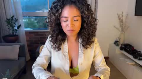 Snapshot of illaroom chatting on January 23, 2025, 11:15 pm Kloe online show from January 23, 2025, 11:15 pm