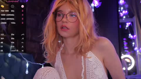 Lindsey and Candice online show from December 22, 2025, 4:48 pm